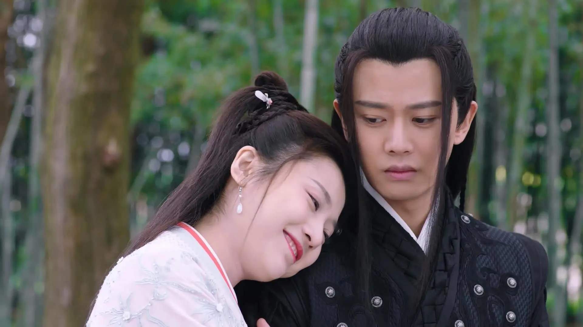 C罗身穿民族服饰亮相活动，c罗身穿民族服饰亮相活动视频