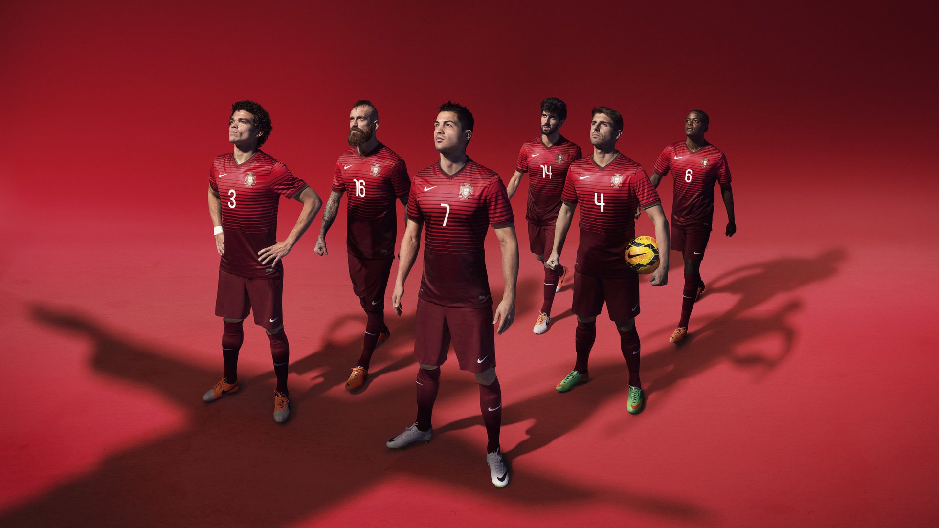 WRC粉丝狂欢:现场氛围与观赛体验,crew粉丝