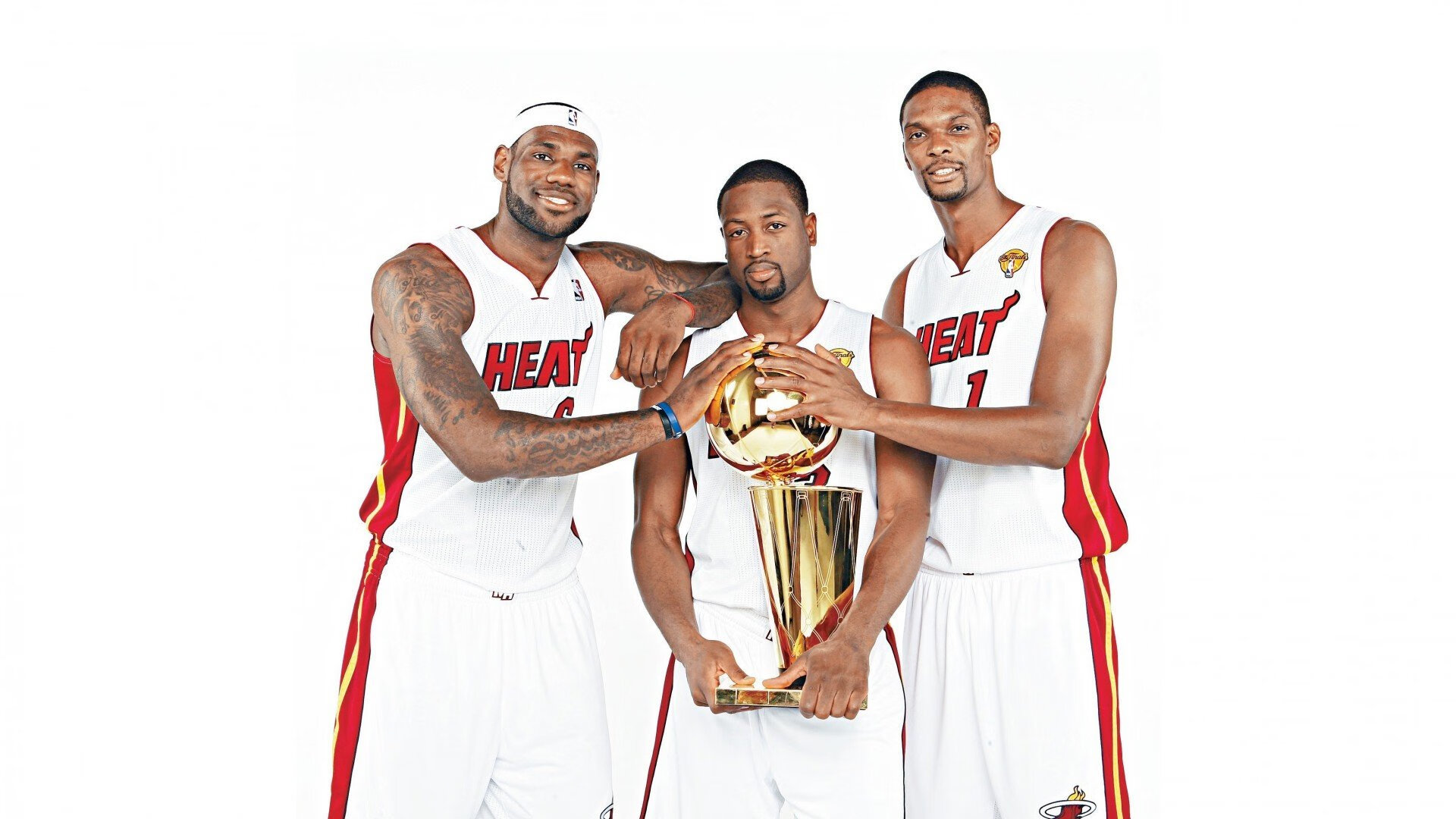 伊朗球员登上冬奥官方封面，改写亚洲足球地位，伊朗参加东京奥运会几个人