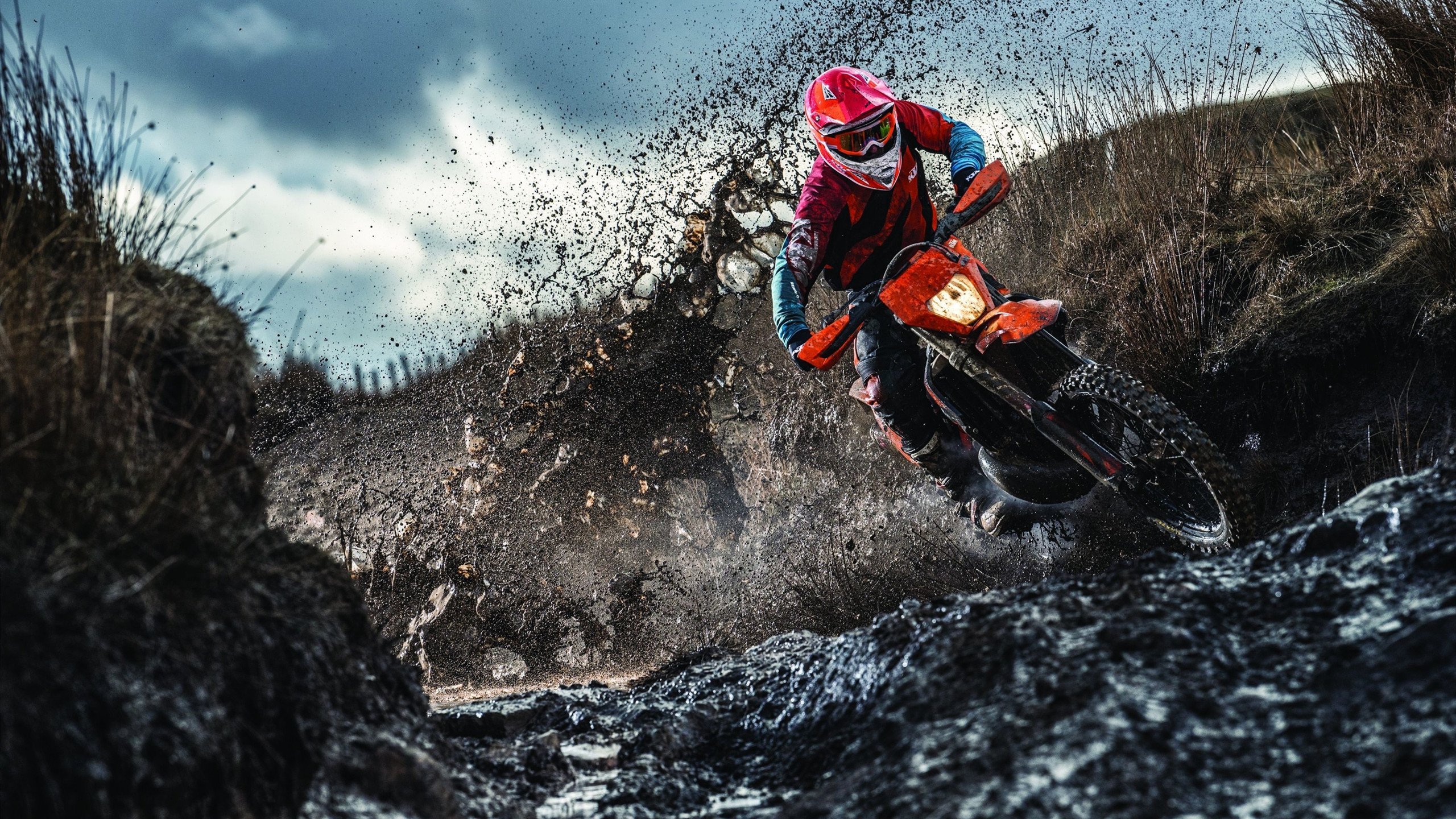 大型古老龙舟赛,传承民族文化的水上盛事,龙舟大赛视频